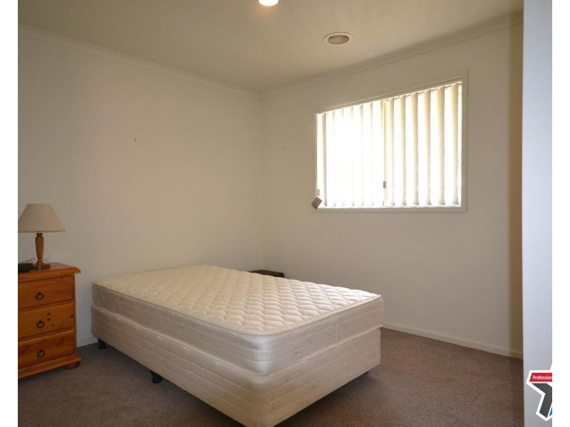 8/27 Canterbury Road, Montrose VIC 3765