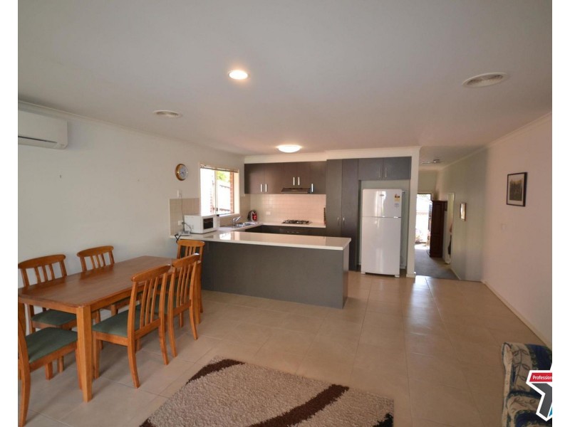 8/27 Canterbury Road, Montrose VIC 3765