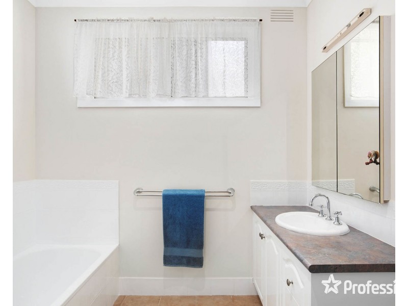 50 Cardigan Road, Mooroolbark VIC 3138