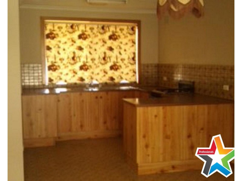 2/10-12 Urana Street, Kilsyth VIC 3137