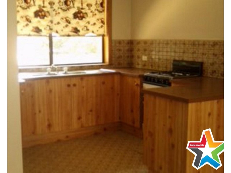 2/10-12 Urana Street, Kilsyth VIC 3137