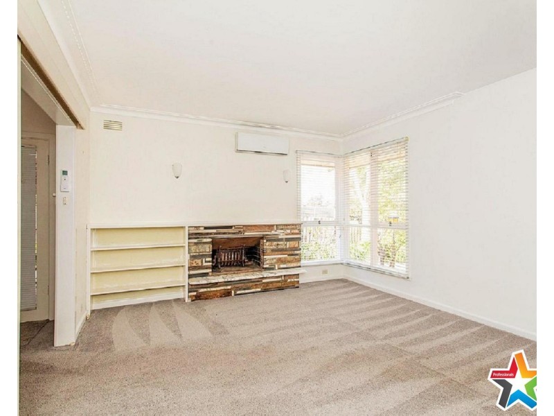 16 Sevenoaks Avenue, Croydon VIC 3136