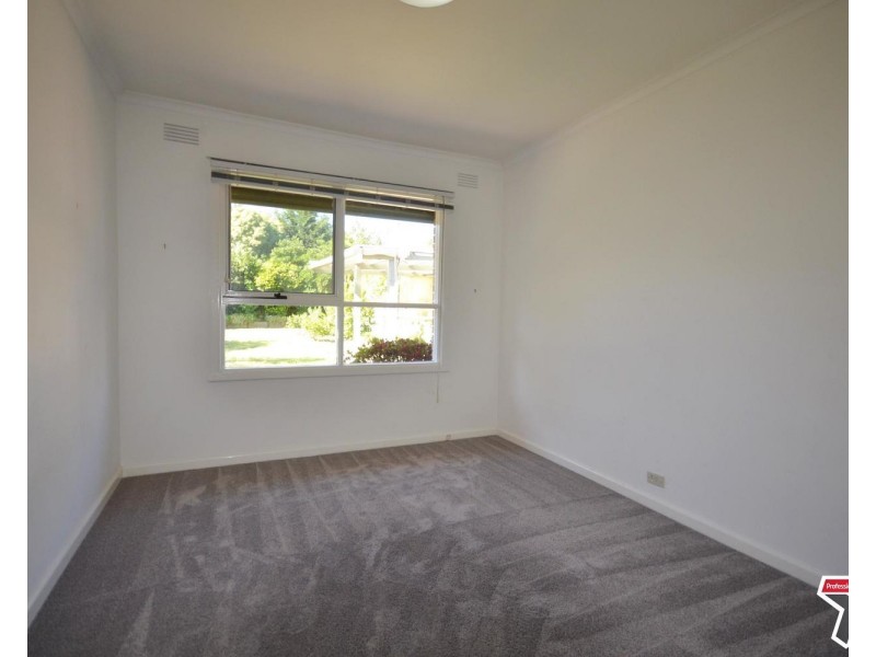 16 Sevenoaks Avenue, Croydon VIC 3136