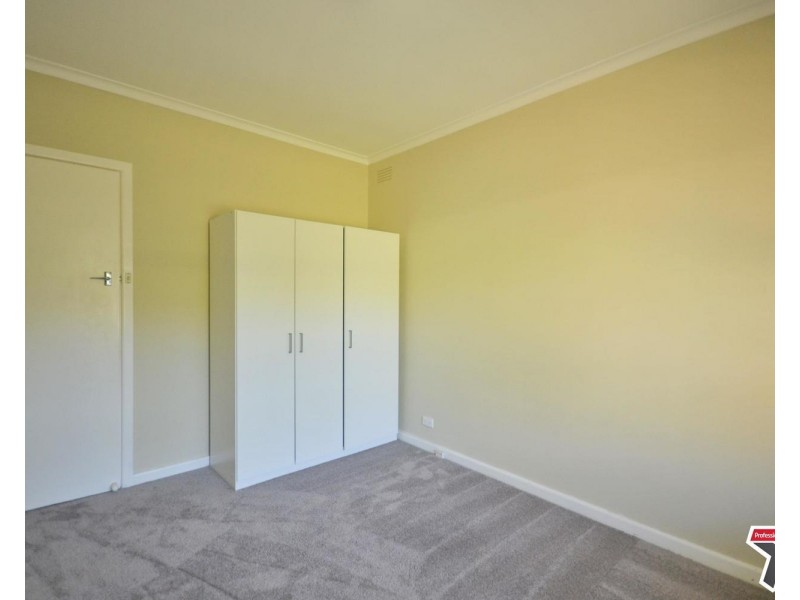 16 Sevenoaks Avenue, Croydon VIC 3136