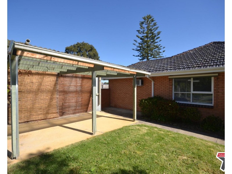 16 Sevenoaks Avenue, Croydon VIC 3136