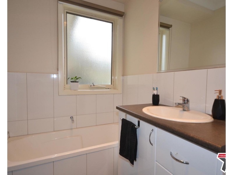 38  Cardigan Road, Mooroolbark VIC 3138