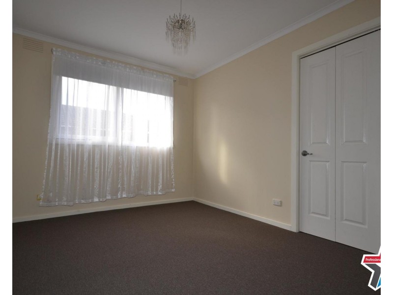 7 Landstrom Quadrant, Kilsyth VIC 3137