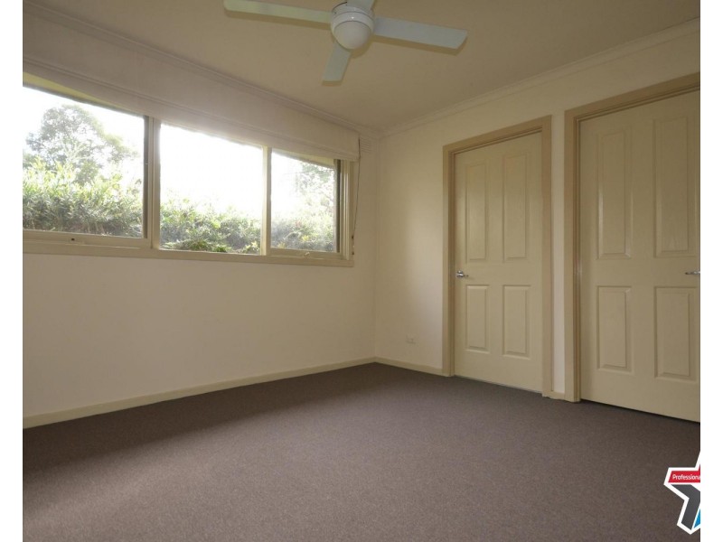 7 Landstrom Quadrant, Kilsyth VIC 3137