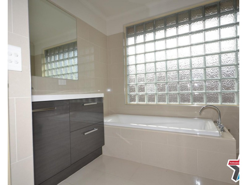 7 Landstrom Quadrant, Kilsyth VIC 3137