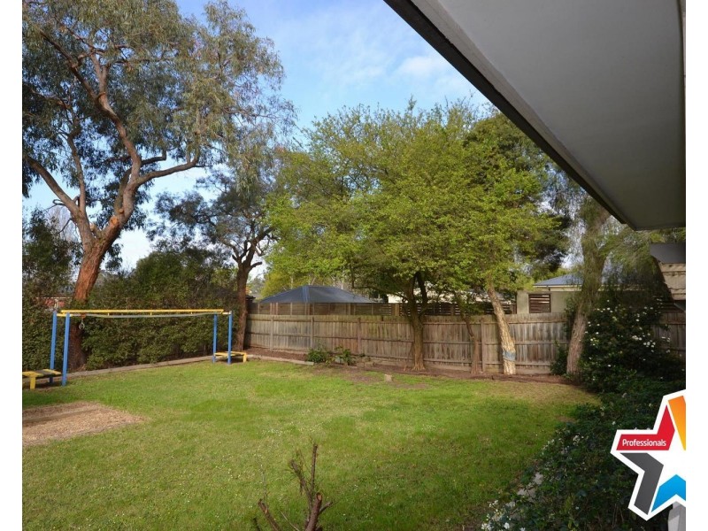 7 Landstrom Quadrant, Kilsyth VIC 3137