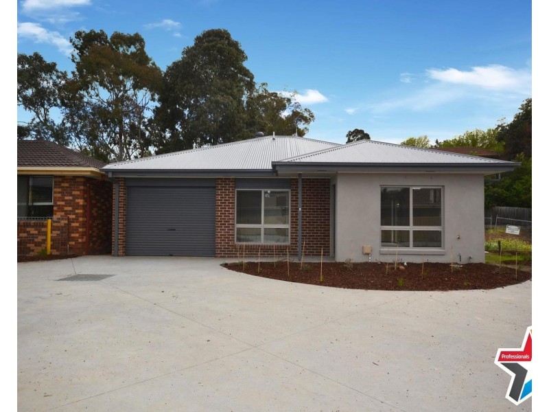 4 Reska Place, Mooroolbark VIC 3138