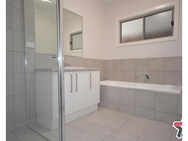 4 Reska Place, Mooroolbark VIC 3138