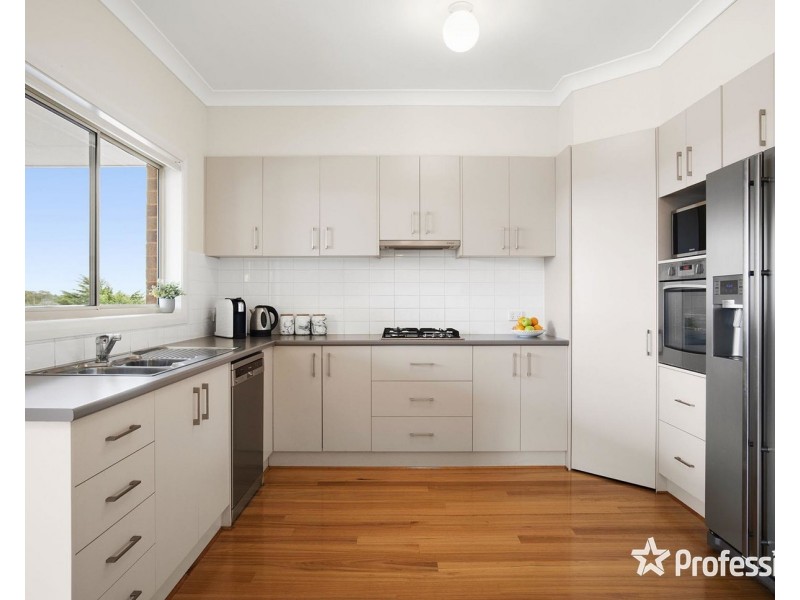 24 Summit Road, Lilydale VIC 3140