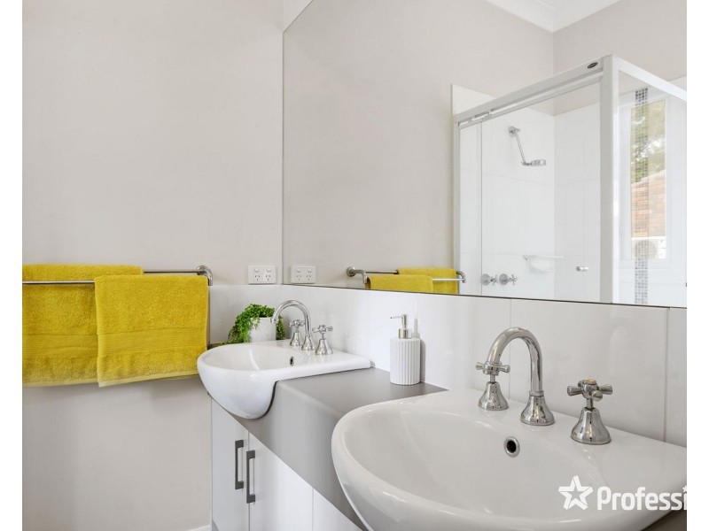 24 Summit Road, Lilydale VIC 3140