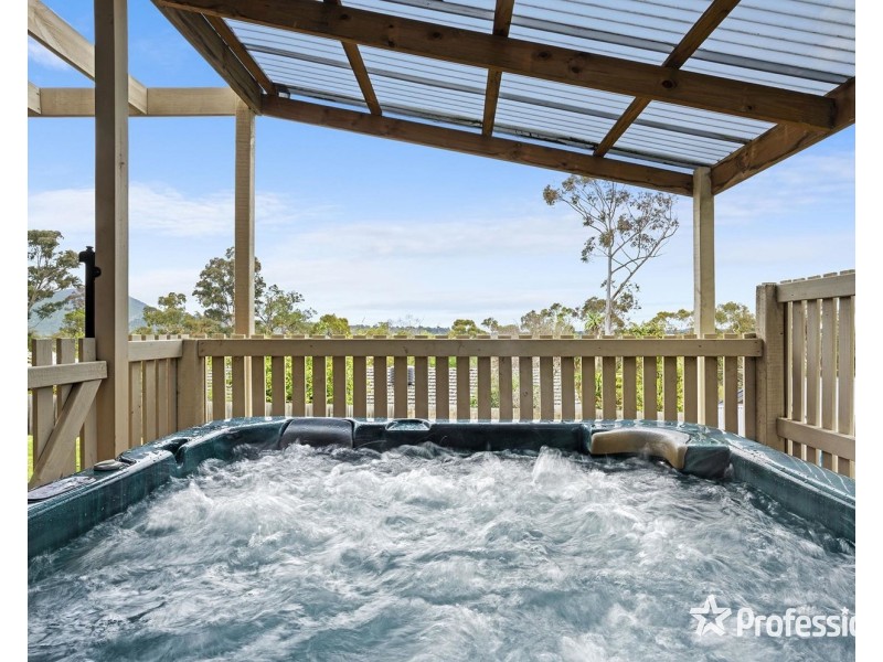 24 Summit Road, Lilydale VIC 3140