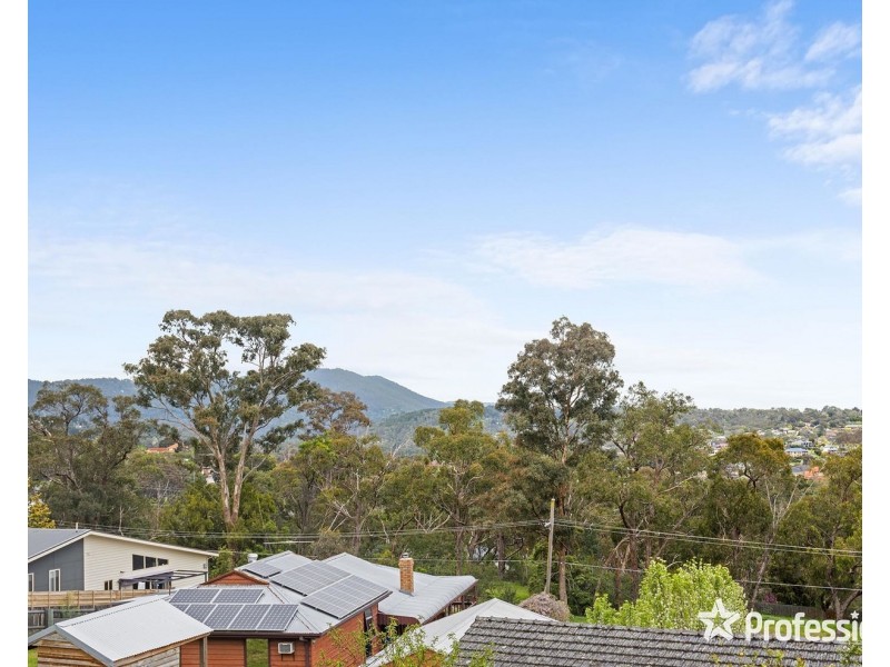 24 Summit Road, Lilydale VIC 3140