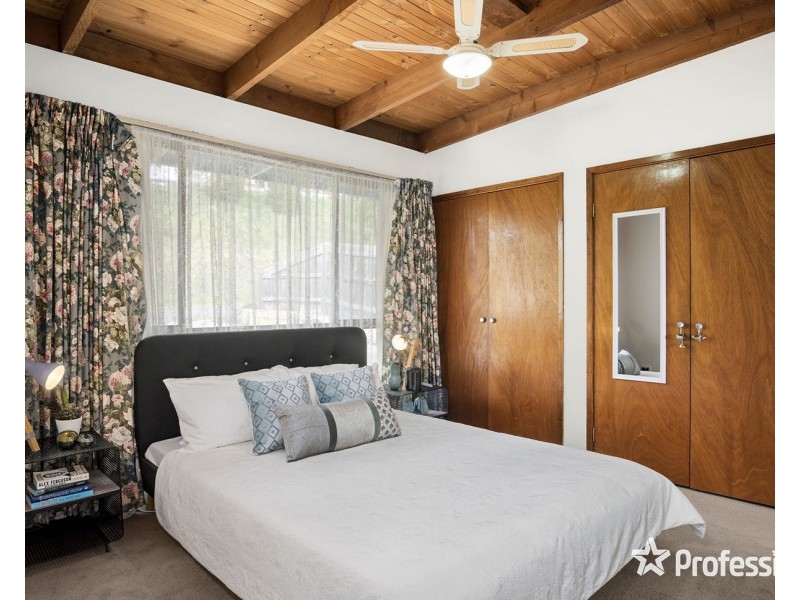 27 Edward Road, Chirnside Park VIC 3116