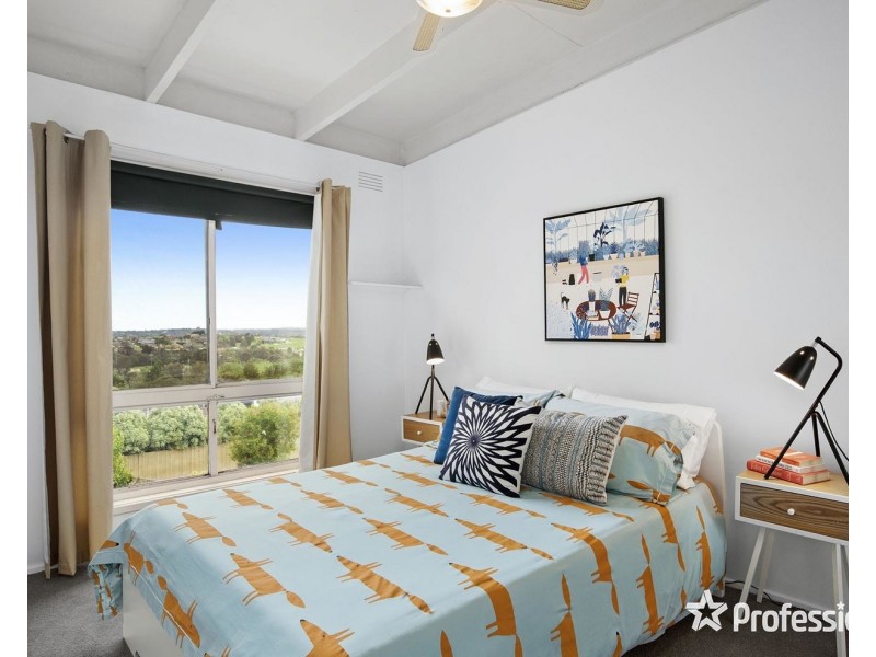 27 Edward Road, Chirnside Park VIC 3116