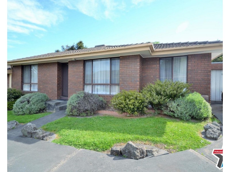 4/4 Starcross Avenue, Croydon VIC 3136
