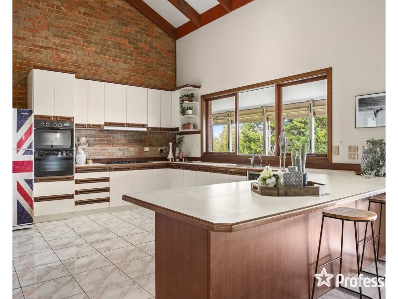 9 Highleigh Court, Mooroolbark VIC 3138