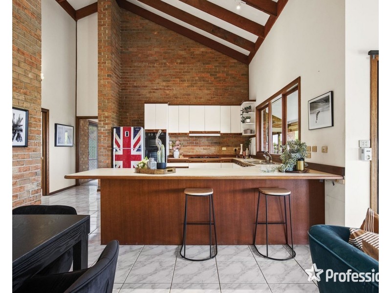 9 Highleigh Court, Mooroolbark VIC 3138