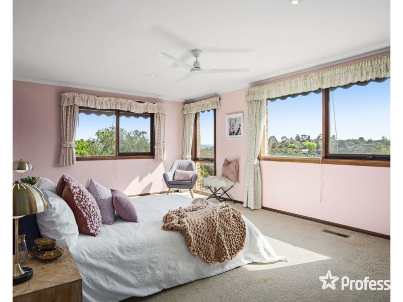 9 Highleigh Court, Mooroolbark VIC 3138