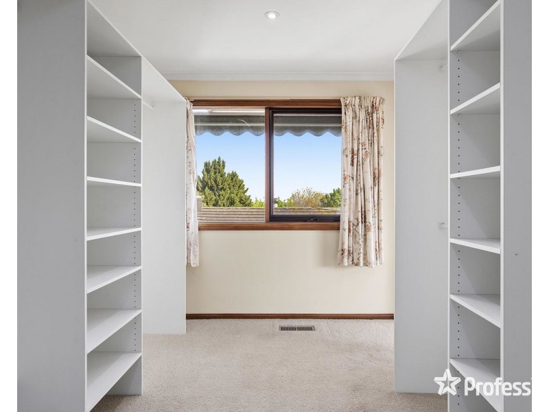 9 Highleigh Court, Mooroolbark VIC 3138