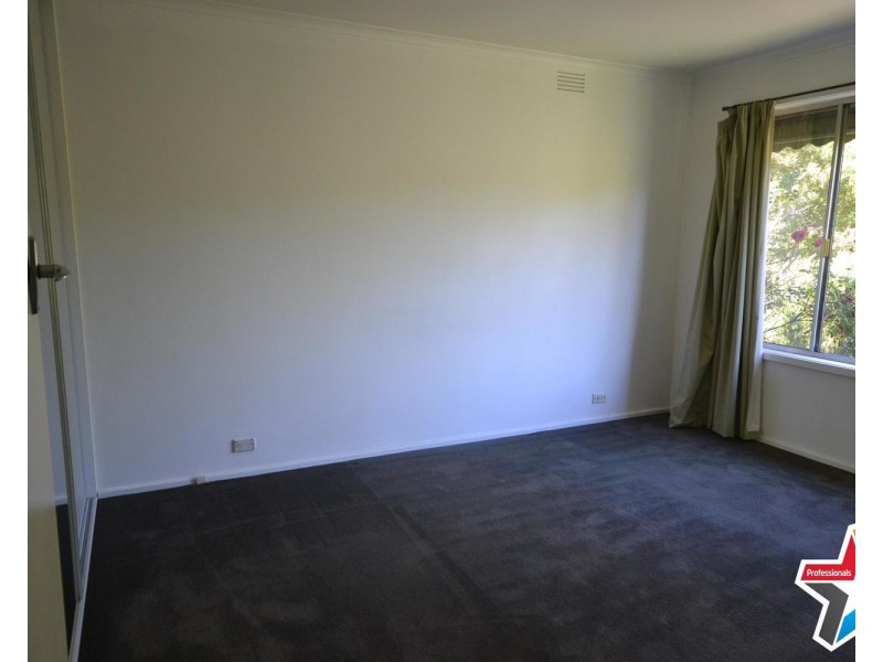 14 Croydondale Road, Mooroolbark VIC 3138