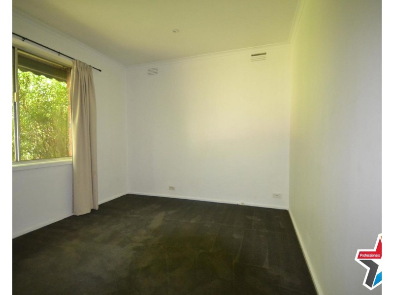 14 Croydondale Road, Mooroolbark VIC 3138