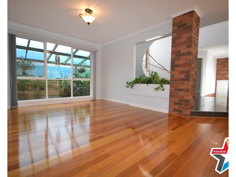 73 Partridge Way, Mooroolbark VIC 3138