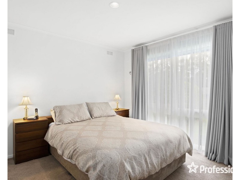 54 Barclay Avenue, Croydon VIC 3136