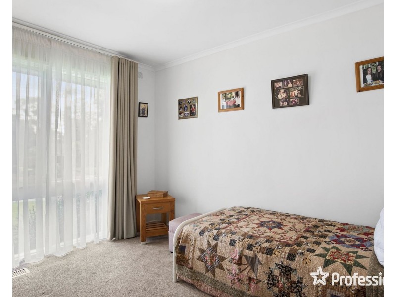 54 Barclay Avenue, Croydon VIC 3136