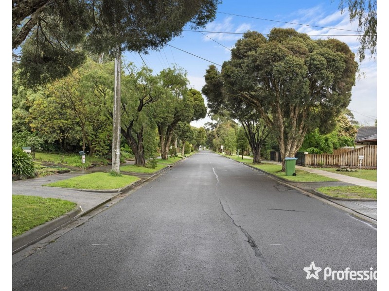 54 Barclay Avenue, Croydon VIC 3136