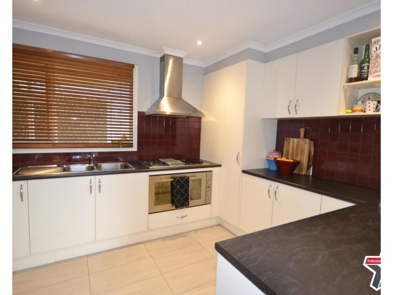 76 Cardigan Road, Mooroolbark VIC 3138