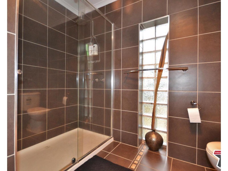 76 Cardigan Road, Mooroolbark VIC 3138