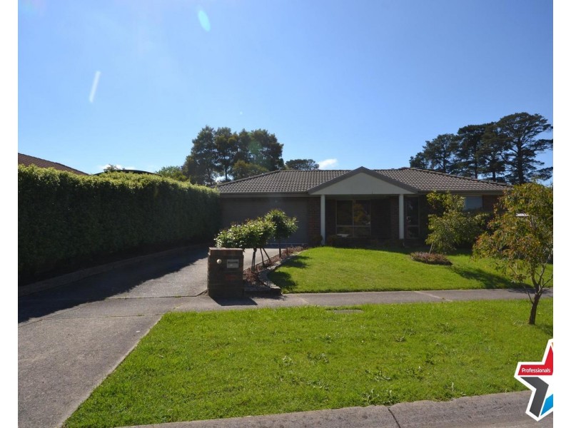 1/3 Holmes Court, Bayswater VIC 3153