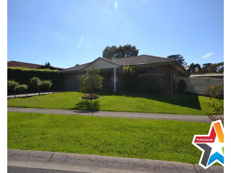 1/3 Holmes Court, Bayswater VIC 3153