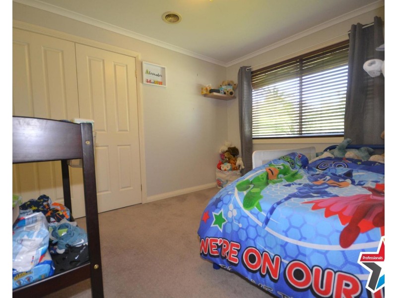 1/3 Holmes Court, Bayswater VIC 3153