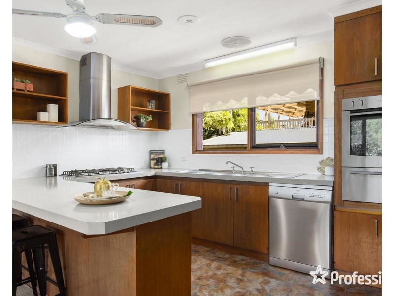 10 Baradine Road, Mooroolbark VIC 3138
