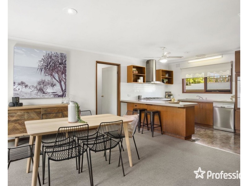 10 Baradine Road, Mooroolbark VIC 3138