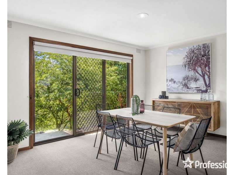10 Baradine Road, Mooroolbark VIC 3138