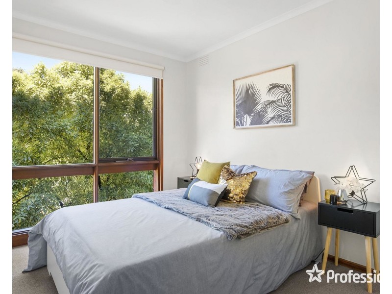 10 Baradine Road, Mooroolbark VIC 3138
