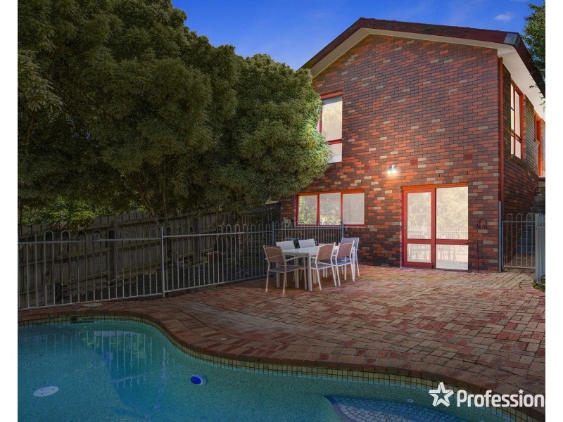 10 Baradine Road, Mooroolbark VIC 3138