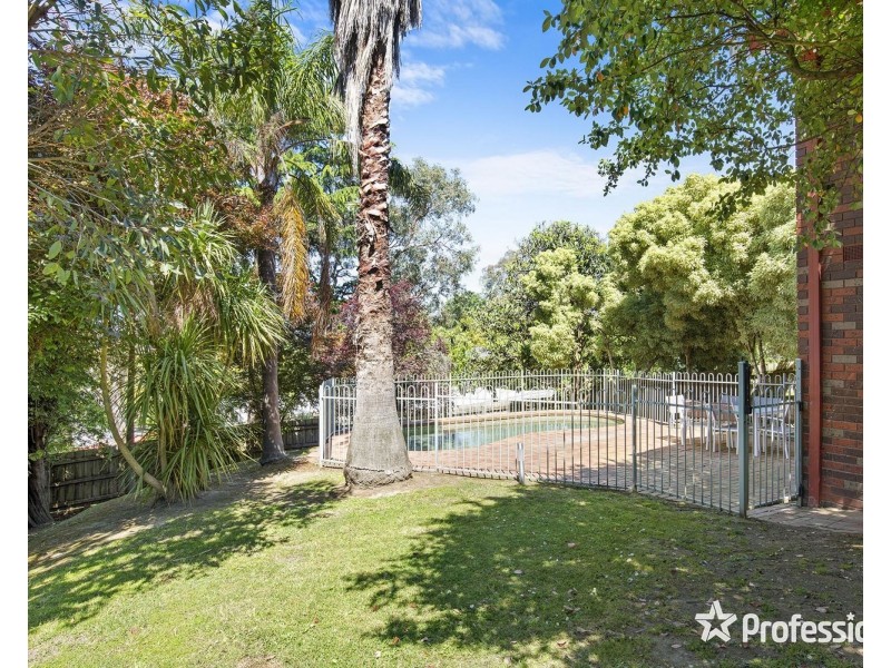 10 Baradine Road, Mooroolbark VIC 3138