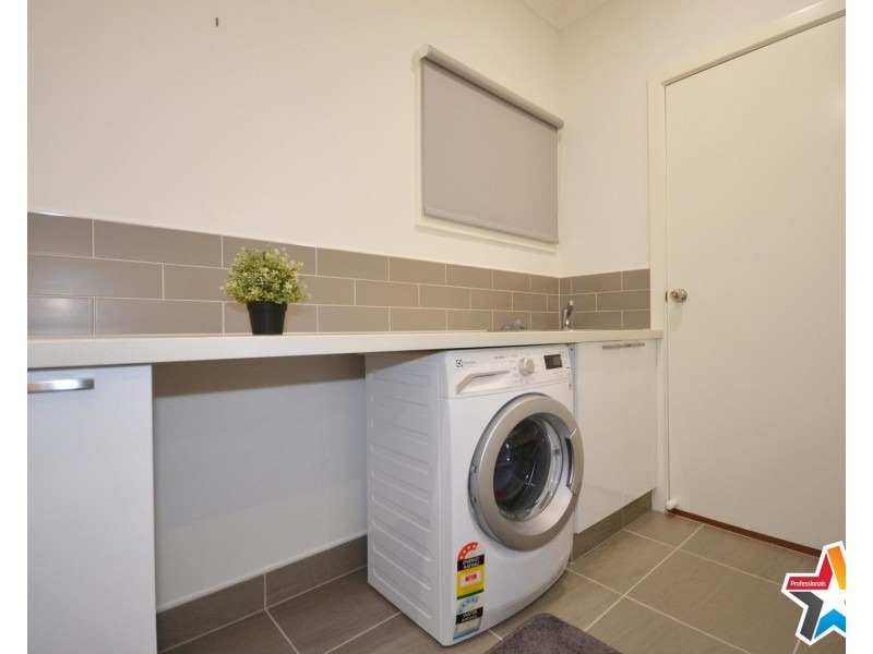 2/28 Monomeith Street, Mooroolbark VIC 3138