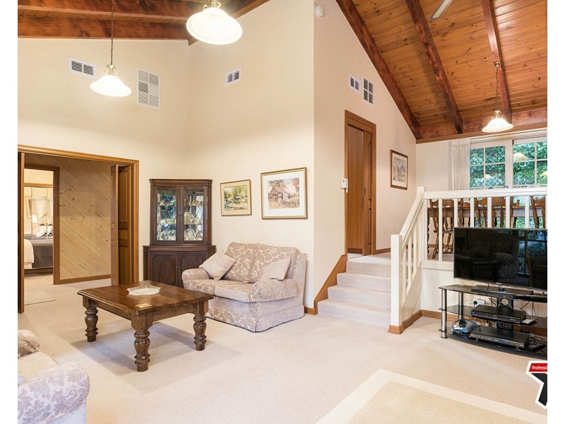 5 Gill Place, Mooroolbark VIC 3138