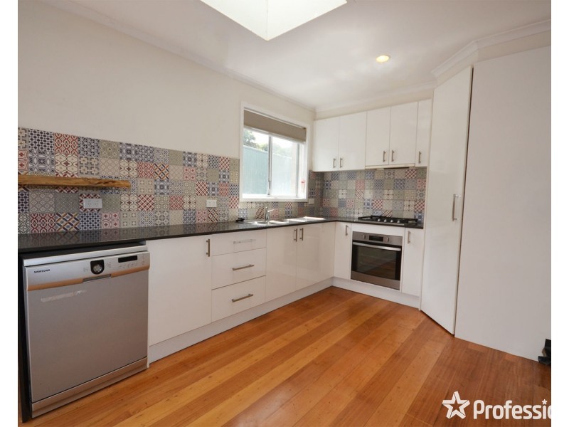 11 Winifred Road, Mooroolbark VIC 3138