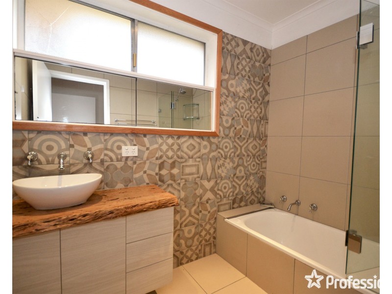 11 Winifred Road, Mooroolbark VIC 3138