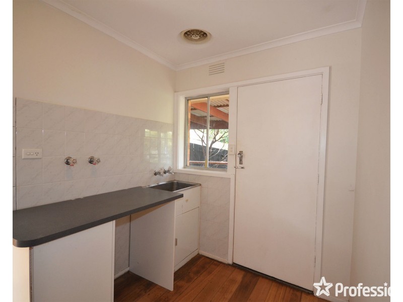 11 Winifred Road, Mooroolbark VIC 3138