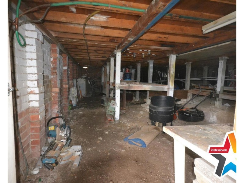 11 Winifred Road, Mooroolbark VIC 3138